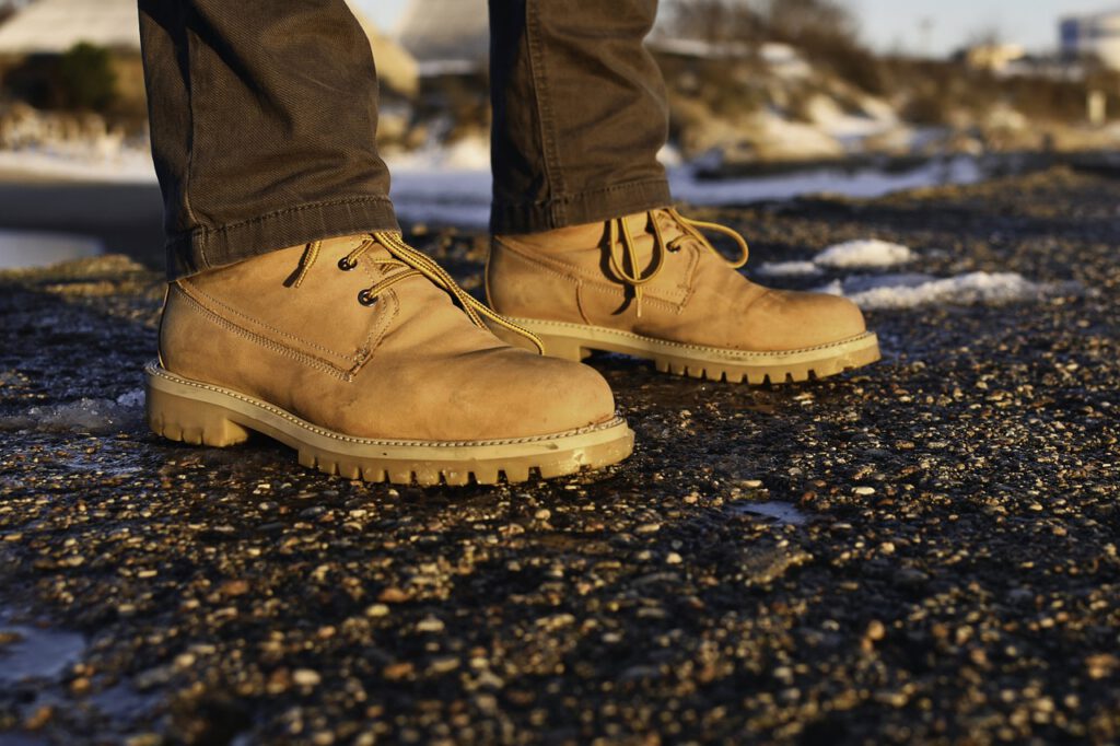 zimowe buty robocze na stopach