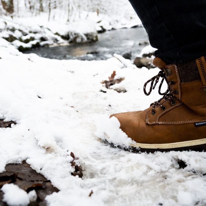 Dlaczego warto mieć odpowiednie zimowe buty robocze